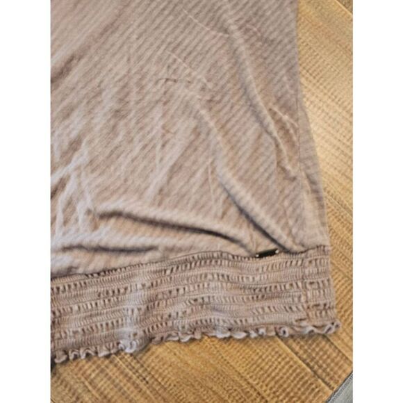 Guess halter long sleeve/ open back top - Picture 5 of 6